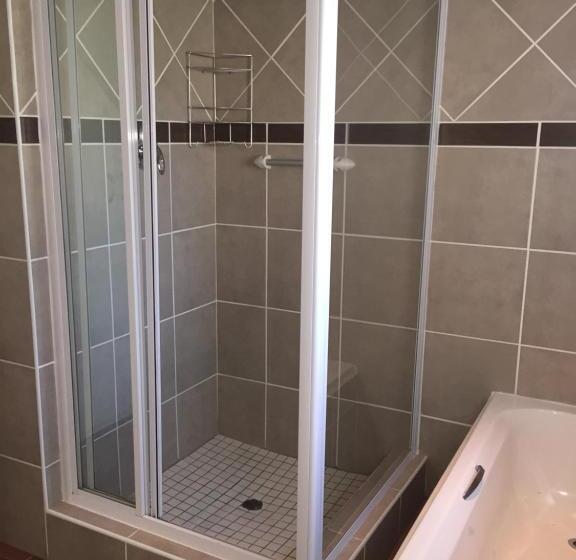 패밀리 룸, Welcome Guest House