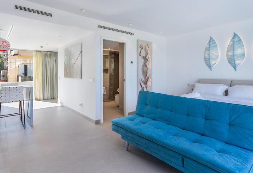 Люкс, The Hype Beachhouse