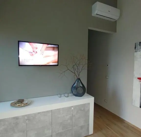 デラックススイート, Diadumeno Superior Apartment