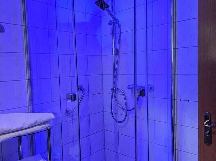 スタンダードルーム, Wild West