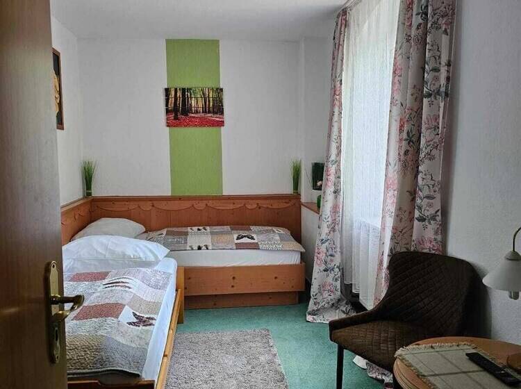 スタンダードルーム, Wild West