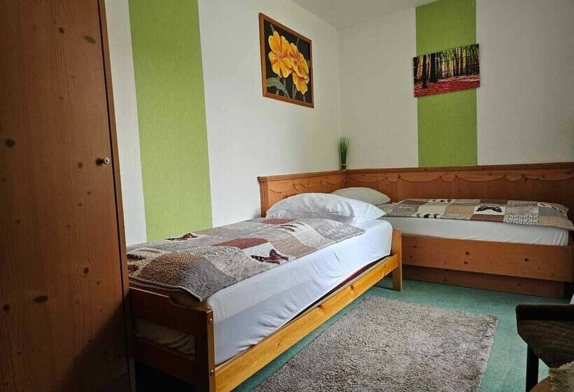 スタンダードルーム, Wild West