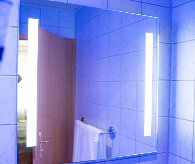 スーペリアールーム, Wild West