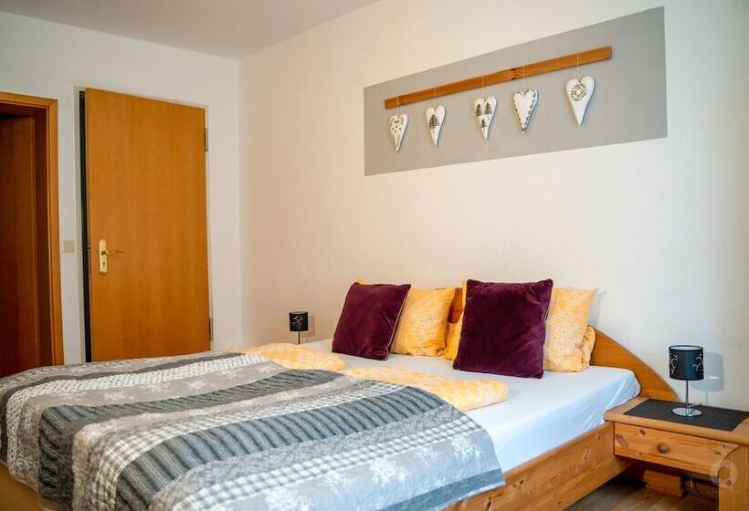 スーペリアールーム, Wild West