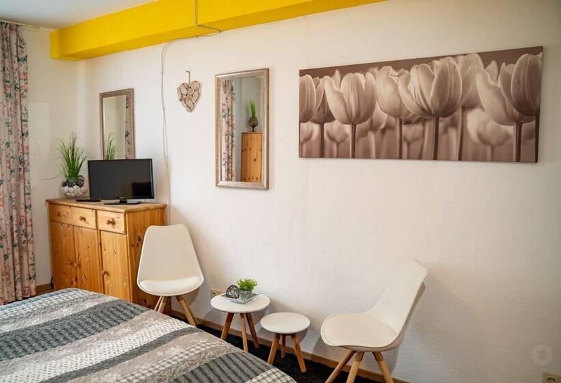 スーペリアールーム, Wild West