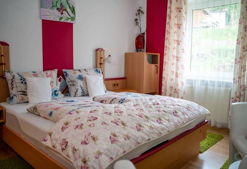 スーペリアールーム, Wild West