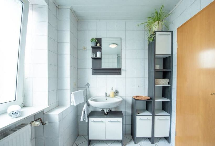 デラックスルーム, Wild West