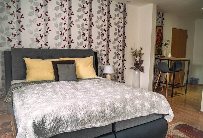 デラックスルーム, Wild West