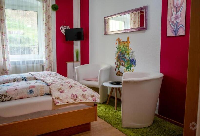 スーペリアールーム, Wild West