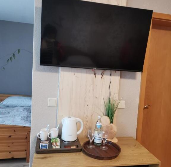 スーペリアールーム, Wild West