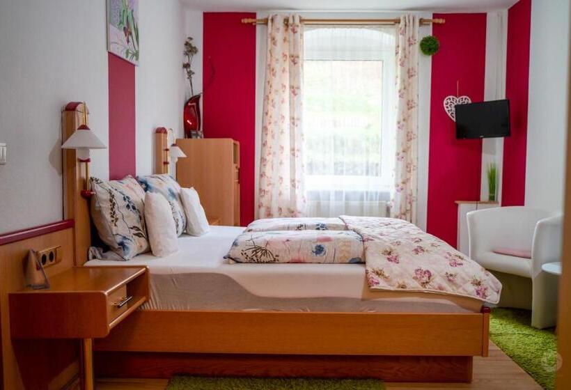 スーペリアールーム, Wild West