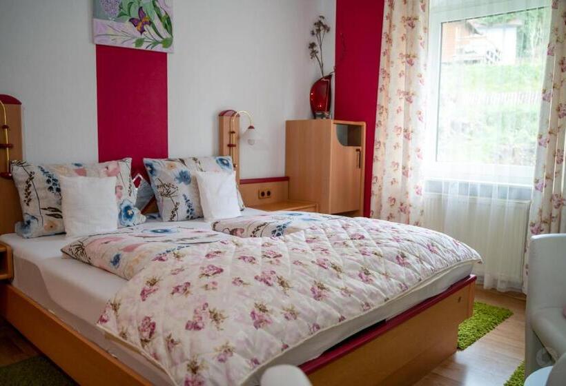 スーペリアールーム, Wild West