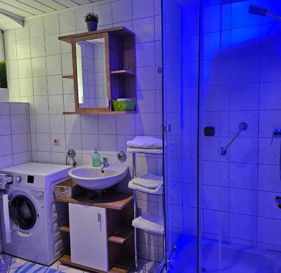 スタンダードルーム, Wild West