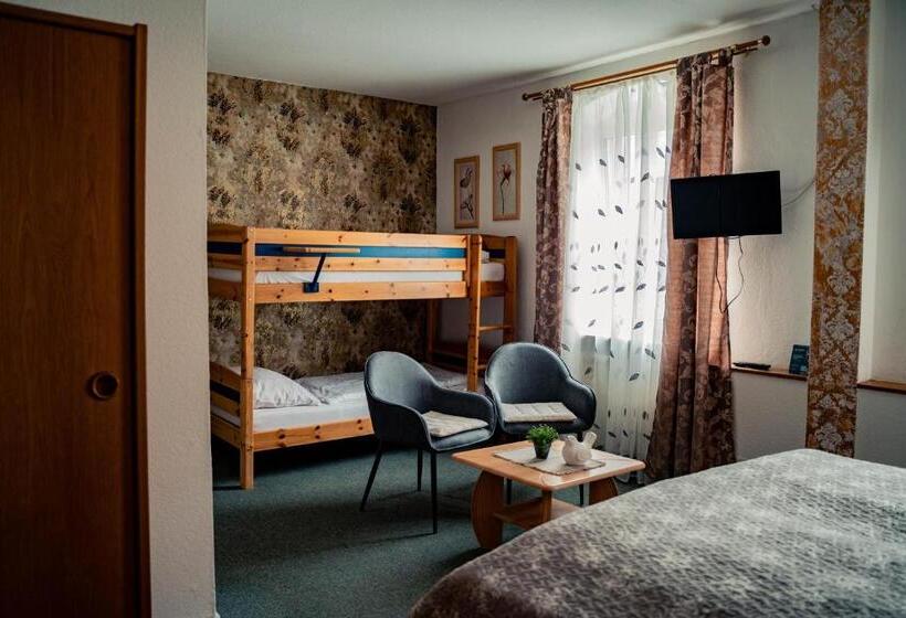 スーペリアファミリールーム, Wild West