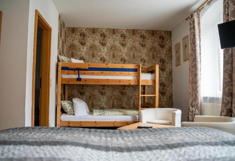 スーペリアファミリールーム, Wild West