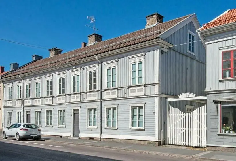 庭の見えるシングルルーム, City Apartments In Jonkoping