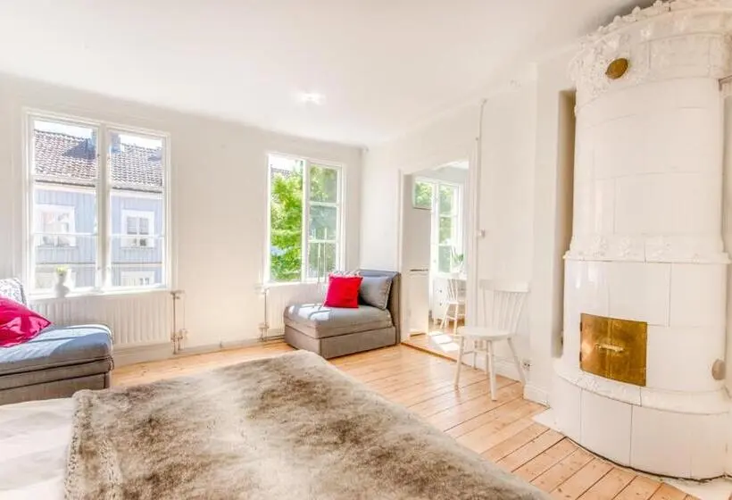 庭の見える１ベッドルームアパートメント, City Apartments In Jonkoping