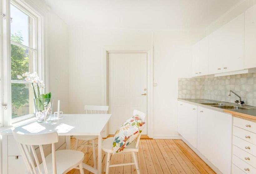 1 Sovrums Lägenhet Trädgårdutsikt, City Apartments In Jonkoping