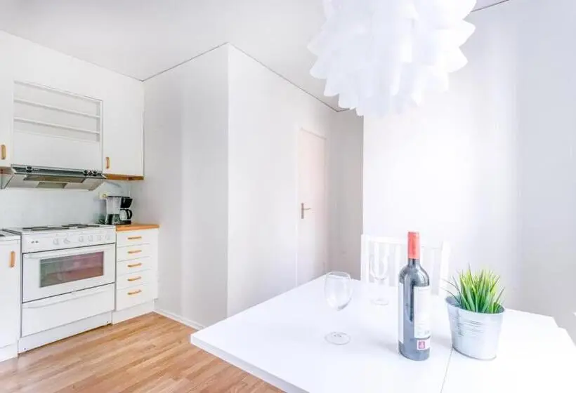 庭の見えるシングルルーム, City Apartments In Jonkoping