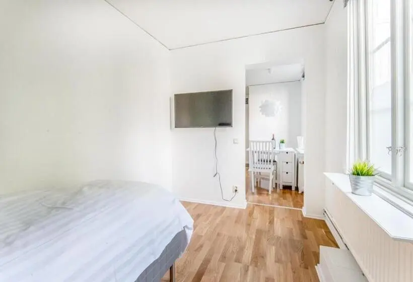 庭の見えるシングルルーム, City Apartments In Jonkoping
