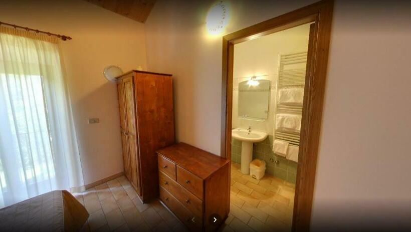 标准间, Taverna Dei Guelfi