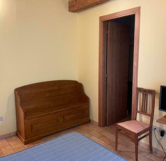 标准间, Taverna Dei Guelfi