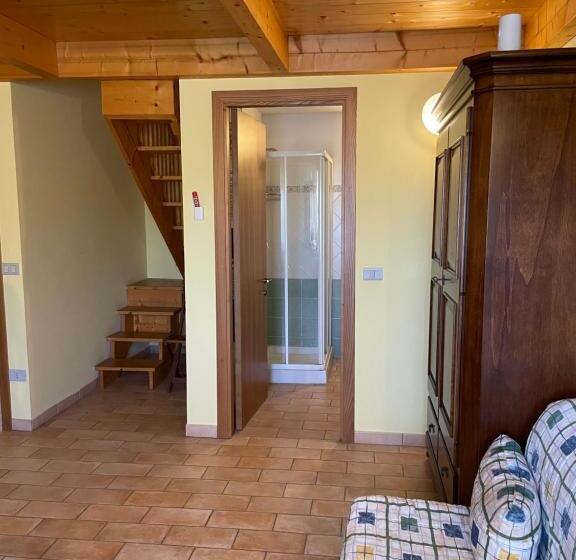 四人标准间, Taverna Dei Guelfi