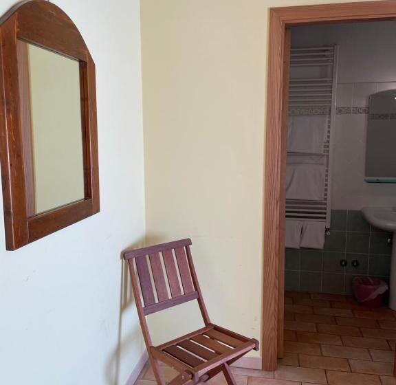 标准间, Taverna Dei Guelfi