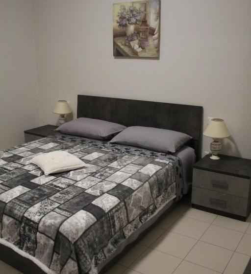 شقة غرفة واحدة, Affittacamere La Pisana