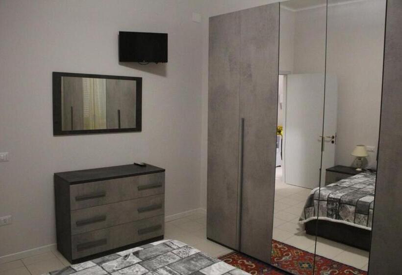 شقة غرفة واحدة, Affittacamere La Pisana