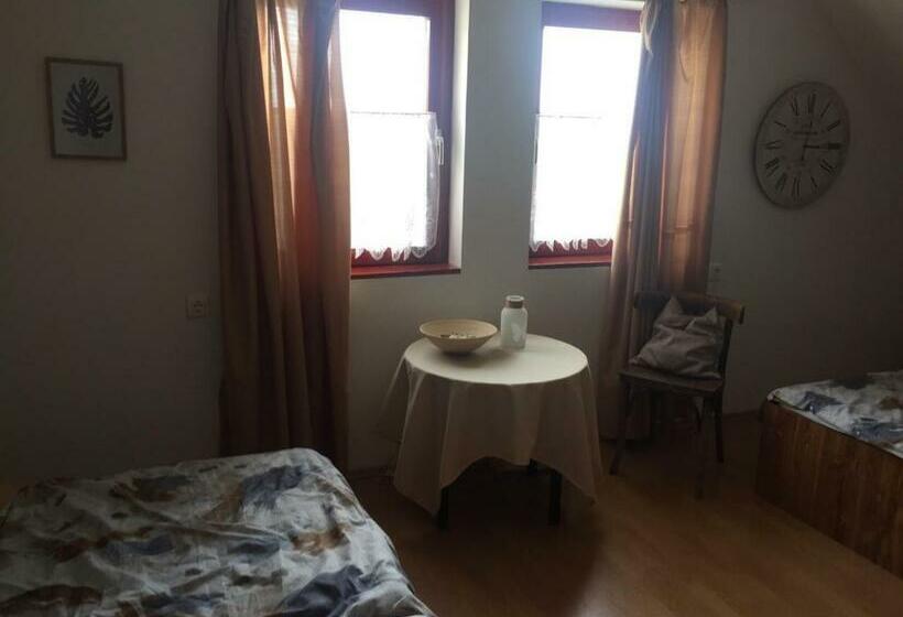 חדר משפחתי נוף לגינה, Dósa Tanya, Vendégház