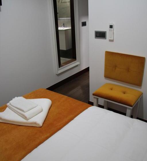 غرفة قياسية فردية, O Casario