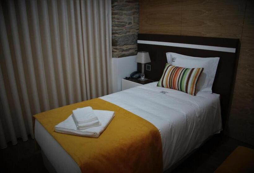 غرفة قياسية فردية, O Casario