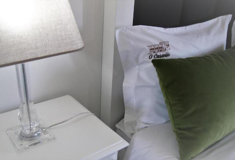 جناح مزوَّد بشرفة, O Casario