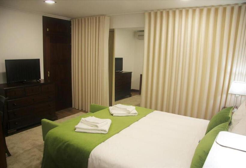 غرفة قياسية, O Casario