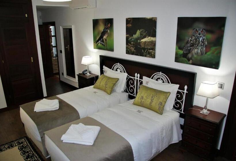 غرفة قياسية, O Casario