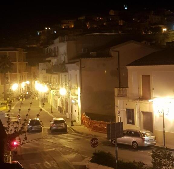 غرفة قياسية ثلاثية, B&b Dimora Del Centro