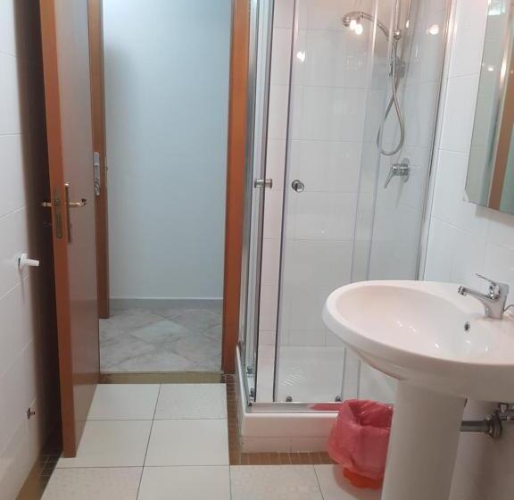 غرفة قياسية ثلاثية, B&b Dimora Del Centro