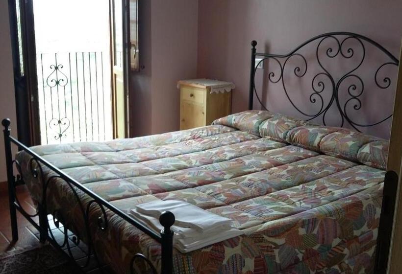 חדר סטנדרט נוף להרים, Alloggi Agrituristici Antica Dimora