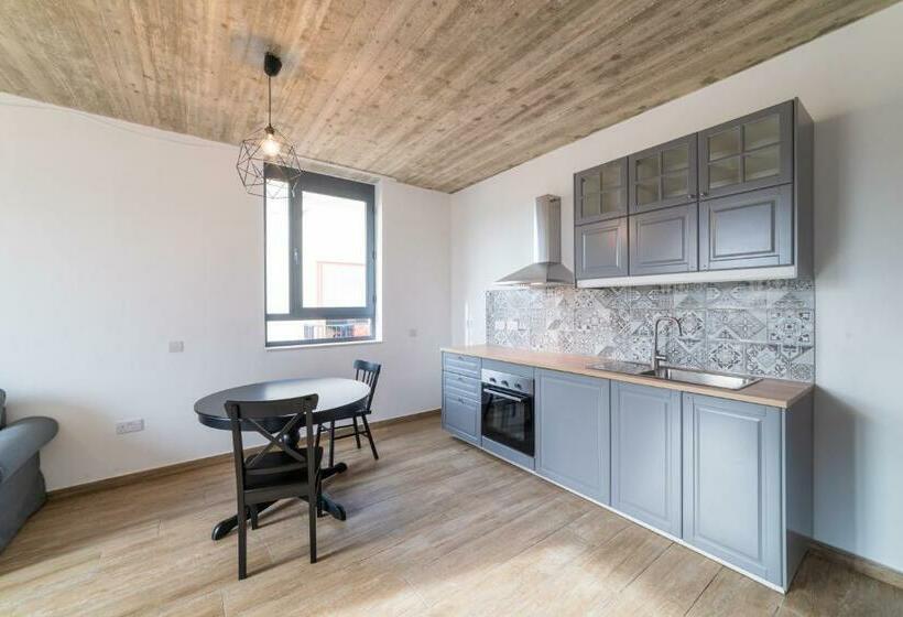 استودیوی استاندارد, Chapter 5