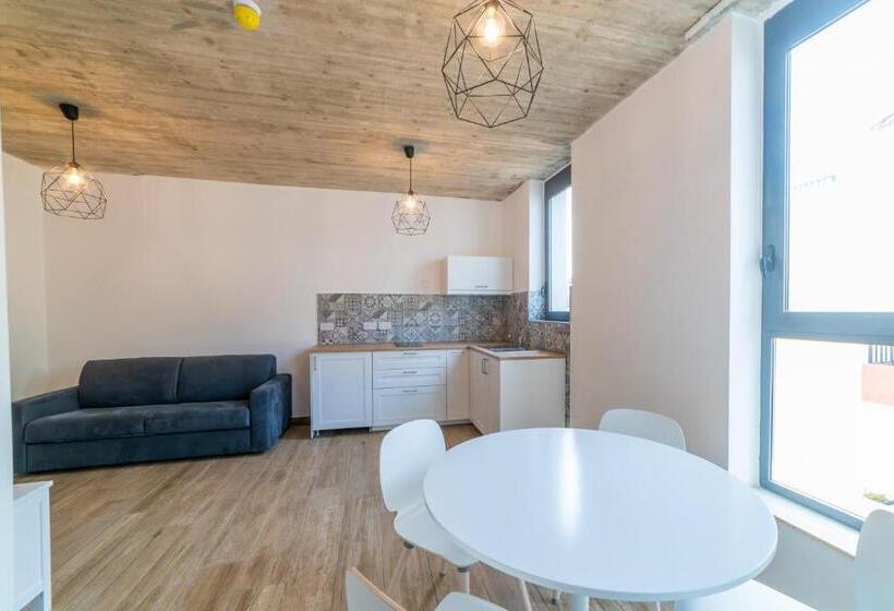 استودیو استاندارد با بالکن, Chapter 5