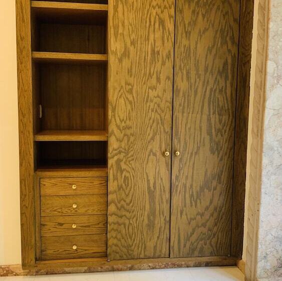 Delüks Oda, The Lorian Club