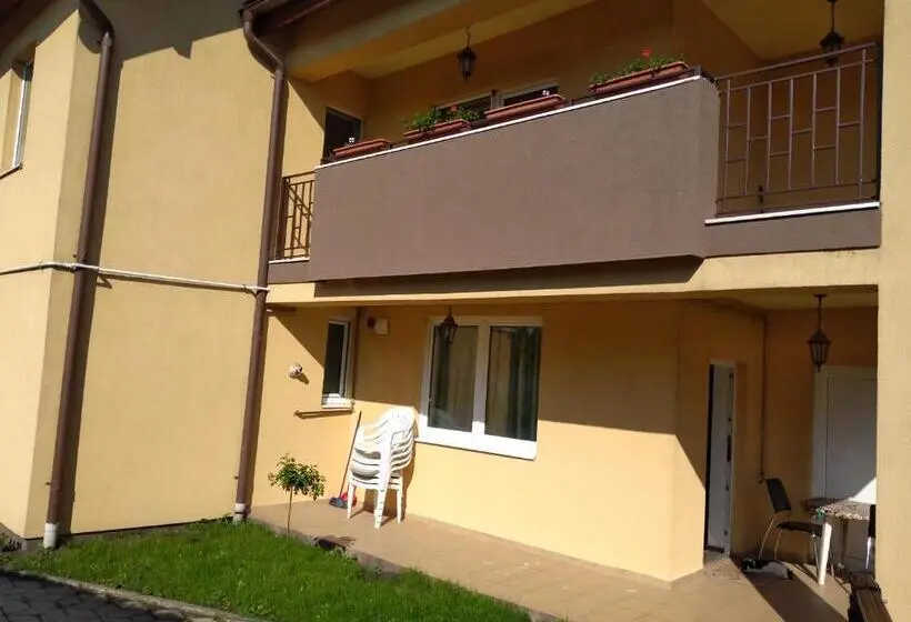اتاق استاندارد سه تخته با بالکن, Sibiu 33