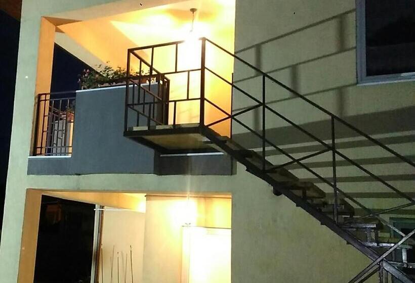 חדר סטנדרט לשלושה עם מרפסת, Sibiu 33