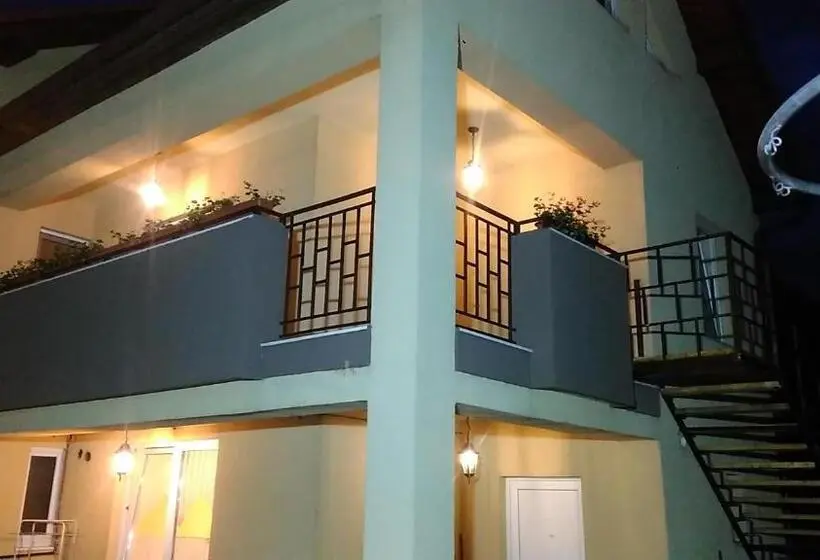 اتاق استاندارد سه تخته با بالکن, Sibiu 33