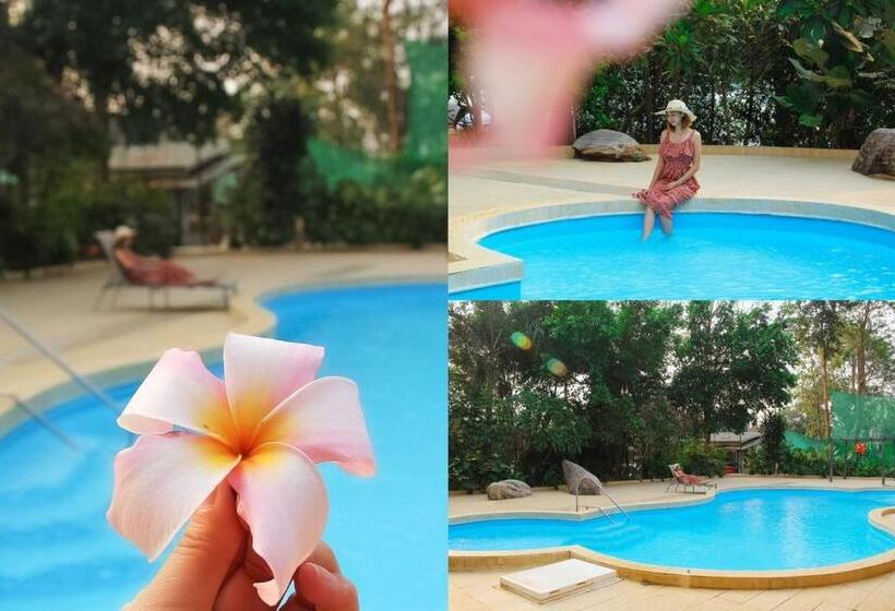 Quarto Deluxe, Suan Sai Yok Resort