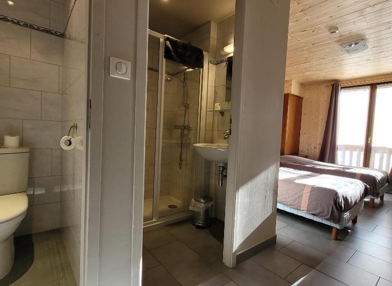 エコノミールーム, Du Lac Des Corbeaux