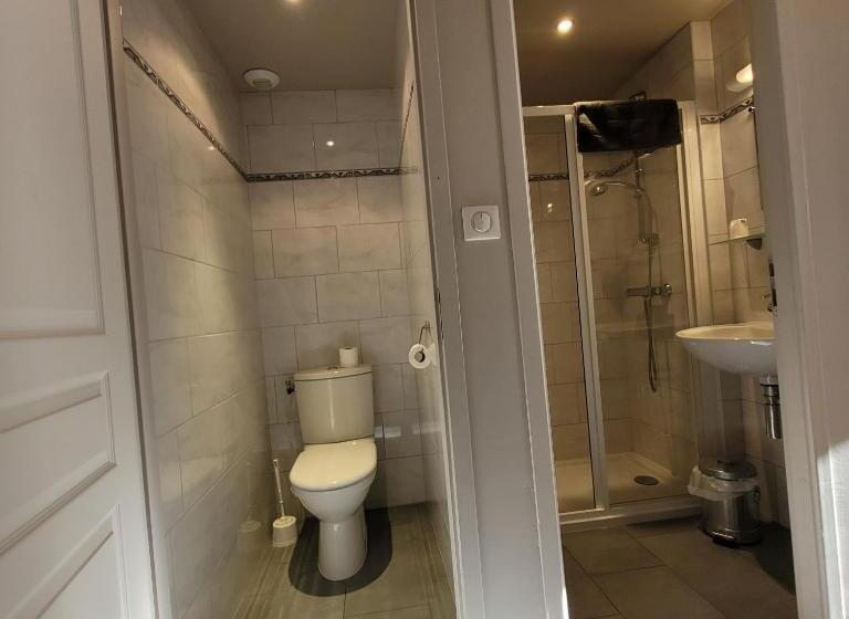 エコノミールーム, Du Lac Des Corbeaux