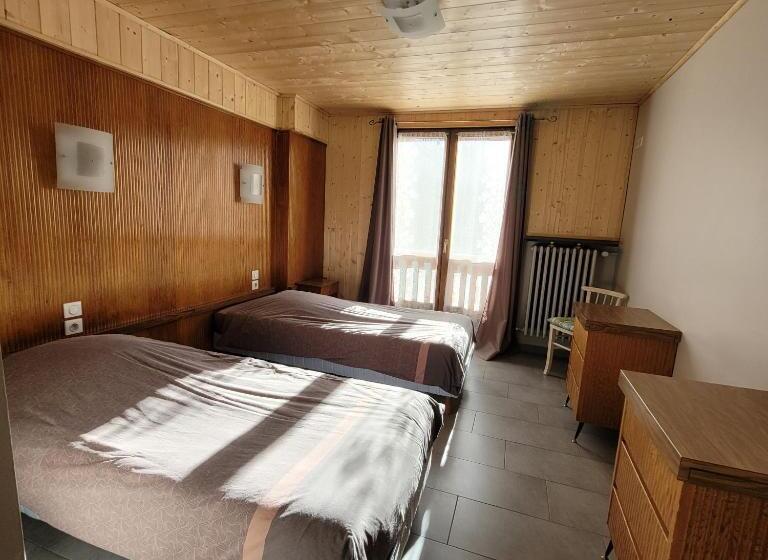 エコノミールーム, Du Lac Des Corbeaux