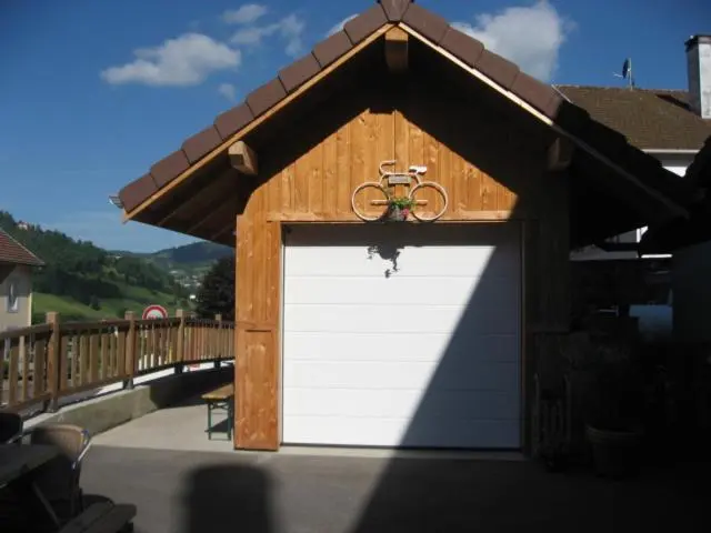 اتاق راحتی سه تخته, Du Lac Des Corbeaux